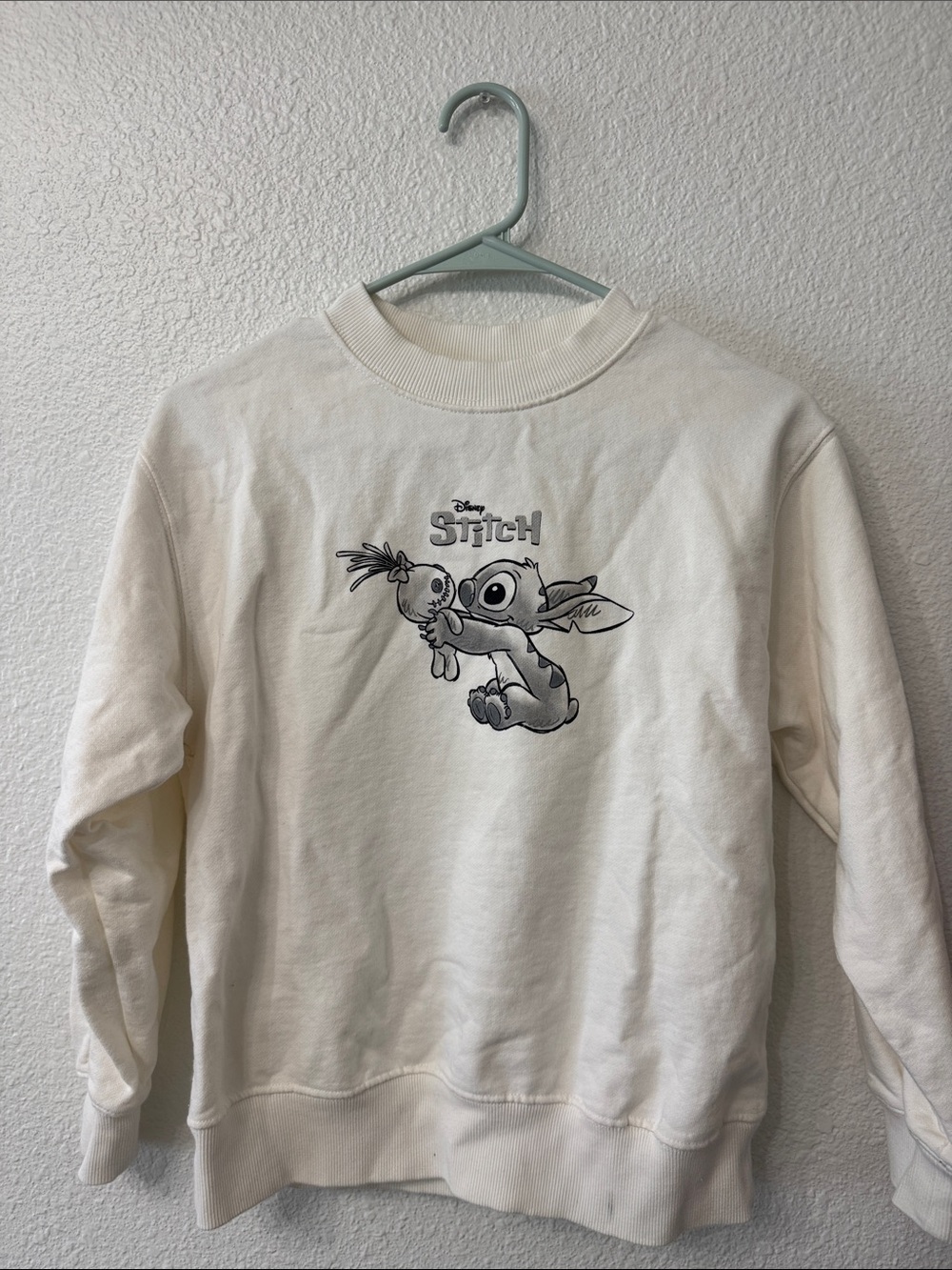 Zara  Disney stitch and scrump white crewneck sweatshirt like new size 12/13